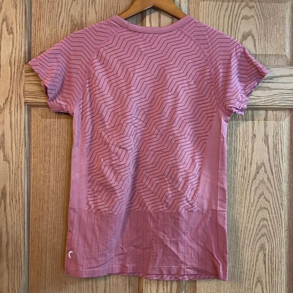 ZYIA ACTIVE Chevron Pink Poppy Copper Infused Short Sleeve Stretch Tee - Picture 9 of 11
